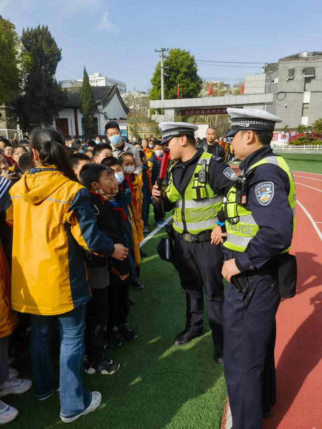 【全國中小學生安全教育日】漢中交警一大隊開講啦！插圖5